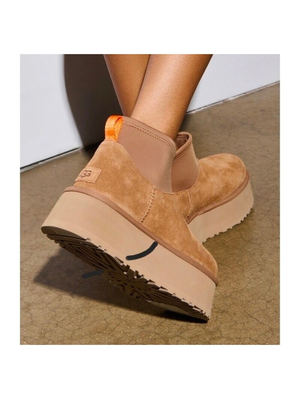 UGG Classic Mini Dipper Platform Boots Chestnut size 8